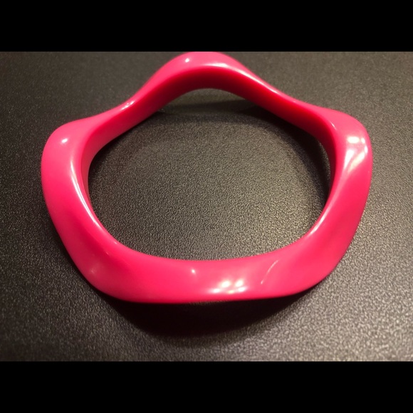 80s Hot Pink Bangle Bracelet - Picture 2 of 4
